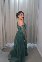 Load image into Gallery viewer, Liliana Hire