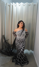 Load image into Gallery viewer, Audrey Black Hire