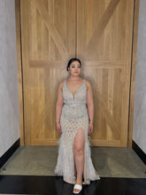 Load image into Gallery viewer, Ariel Hire