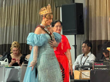 Load image into Gallery viewer, Vila Hire