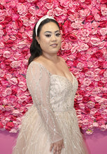 Load image into Gallery viewer, Moet Hire