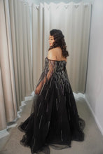 Load image into Gallery viewer, Liliana Hire