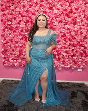 Load image into Gallery viewer, Priya Blue Hire