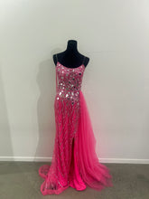 Load image into Gallery viewer, Phoebe Hire