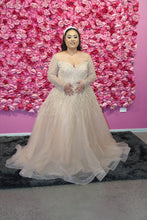 Load image into Gallery viewer, Moet Hire