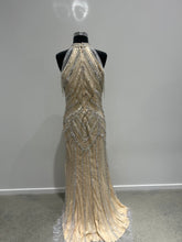 Load image into Gallery viewer, Crystal Hire