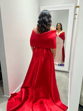 Load image into Gallery viewer, Liliana Hire