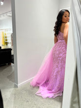 Load image into Gallery viewer, Liliana Hire