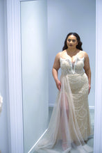 Load image into Gallery viewer, Liliana Hire