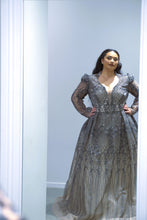 Load image into Gallery viewer, Liliana Hire