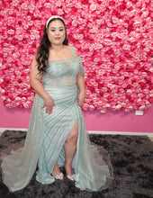 Load image into Gallery viewer, Liliana Hire