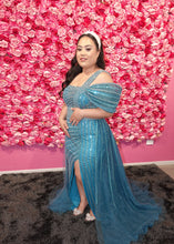 Load image into Gallery viewer, Liliana Hire