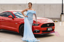 Load image into Gallery viewer, Liliana Hire