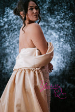 Load image into Gallery viewer, Celeste Hire