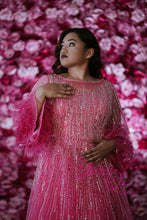 Load image into Gallery viewer, Charlotte Hire