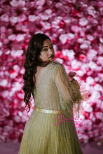 Load image into Gallery viewer, Monet Hire