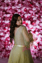 Load image into Gallery viewer, Monet Hire