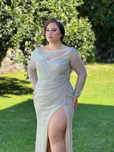 Load image into Gallery viewer, Darlene Luxe Hire