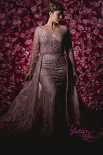 Load image into Gallery viewer, Liliana Hire

